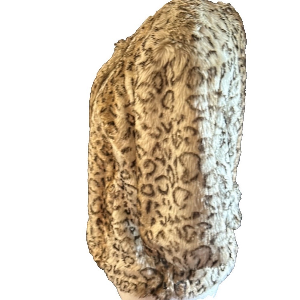VNG Cheetah print faux fur formal coat in small medium. - Picture 4 of 10